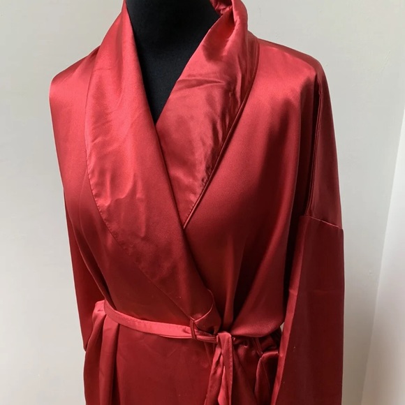Vintage 90s St Michael red satin dressing gown size 12-14 - Picture 2 of 10